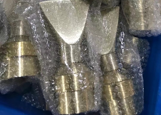 真鍮の1"調節可能な方向ファンの噴水のジェット機の花のノズル