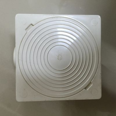 プラスチック地下IP68プールのデッキ箱