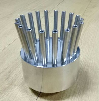 コマーシャルのためのステンレス鋼の304石の王冠の噴水のジェット機